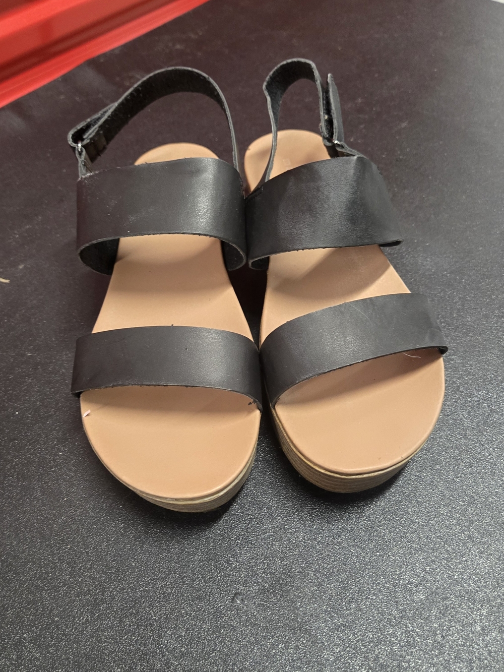 Madden Girl Women’s Black Two-Strap Slingback Sandals Size 8